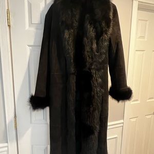 Burberry full length coat size 12 black suede with fur